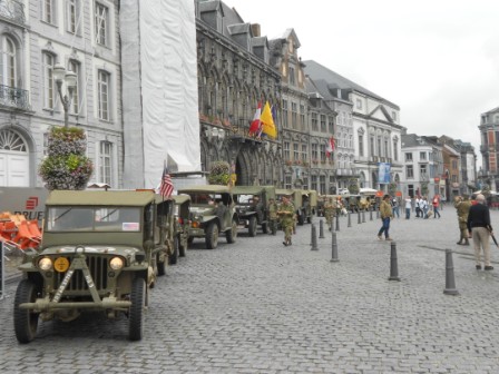 Petit arrêt sur la grand'place de Mons