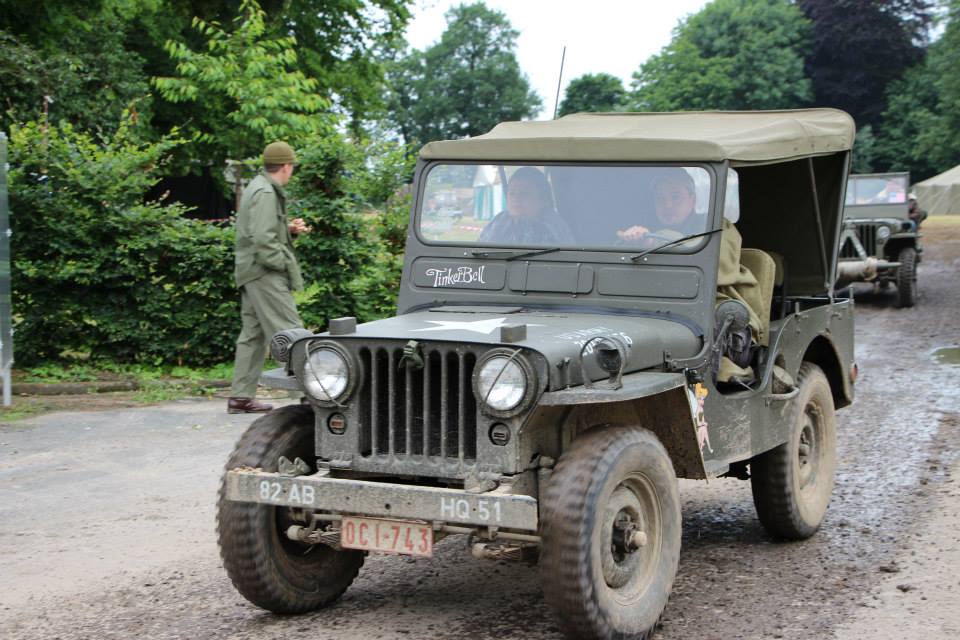 yannick au volant de sa jeep